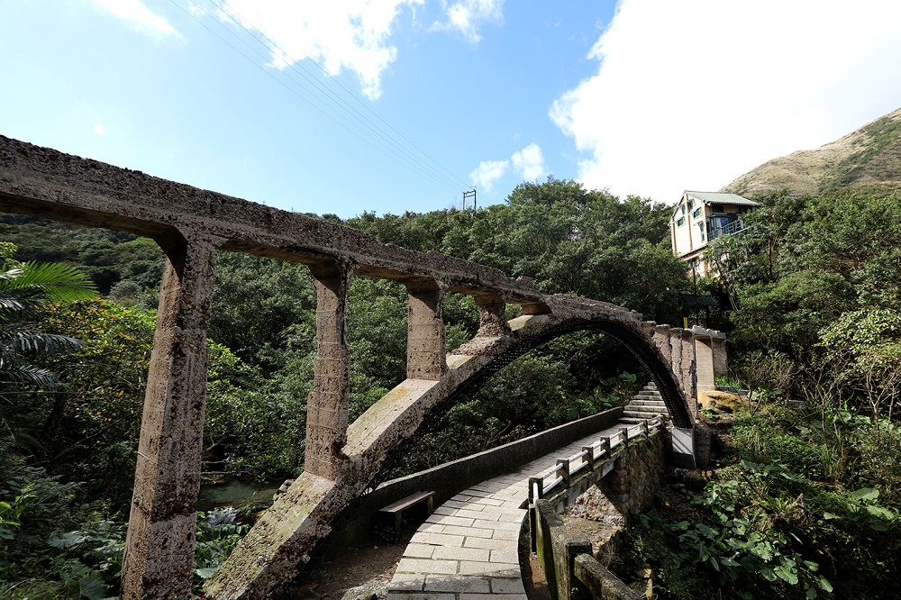 Jinguashi Mining Aqueduct and Bridge